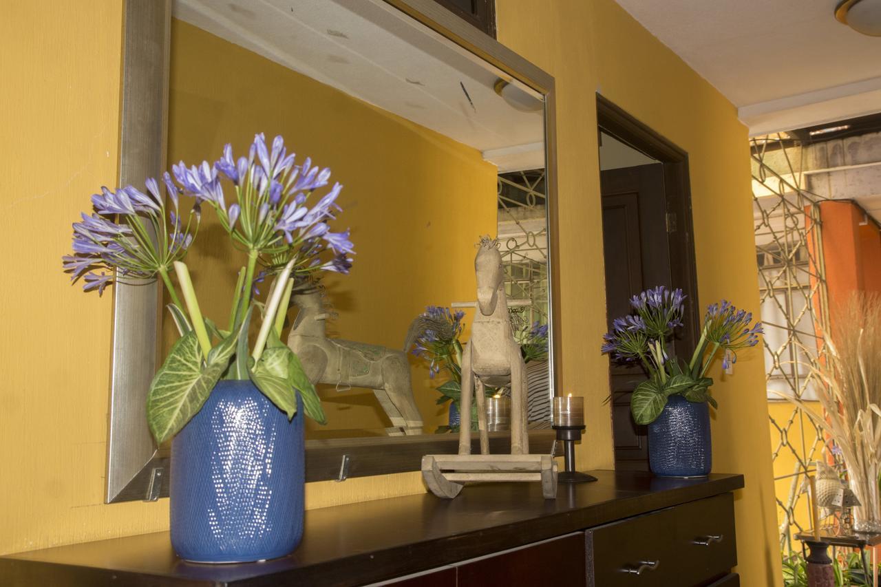 Give House Bed & Breakfast Guatemala City Екстериор снимка