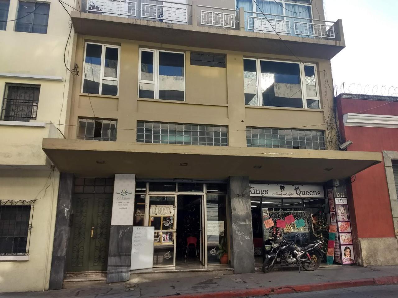 Give House Bed & Breakfast Guatemala City Екстериор снимка