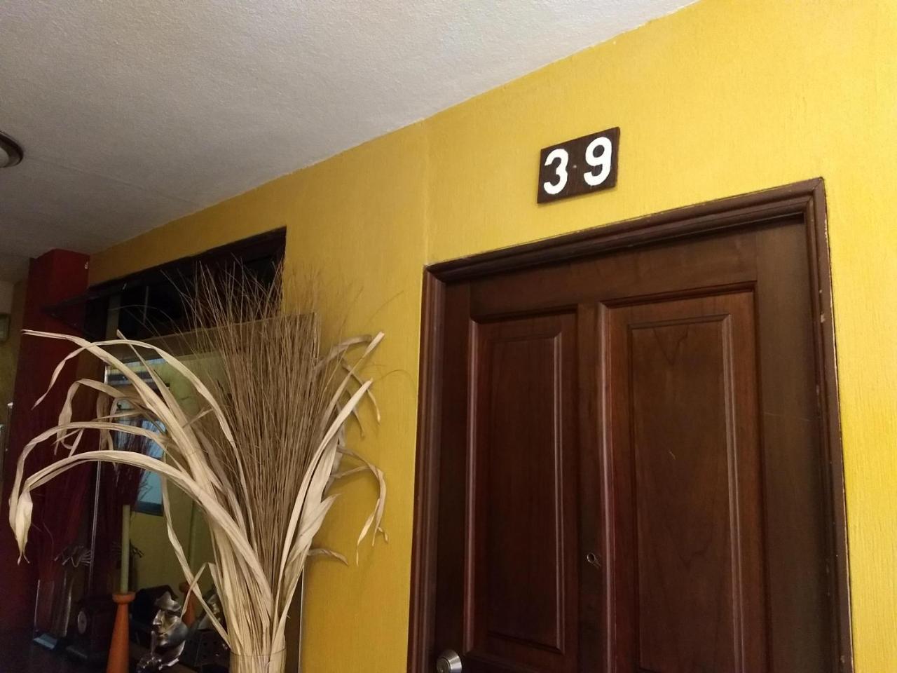 Give House Bed & Breakfast Guatemala City Екстериор снимка