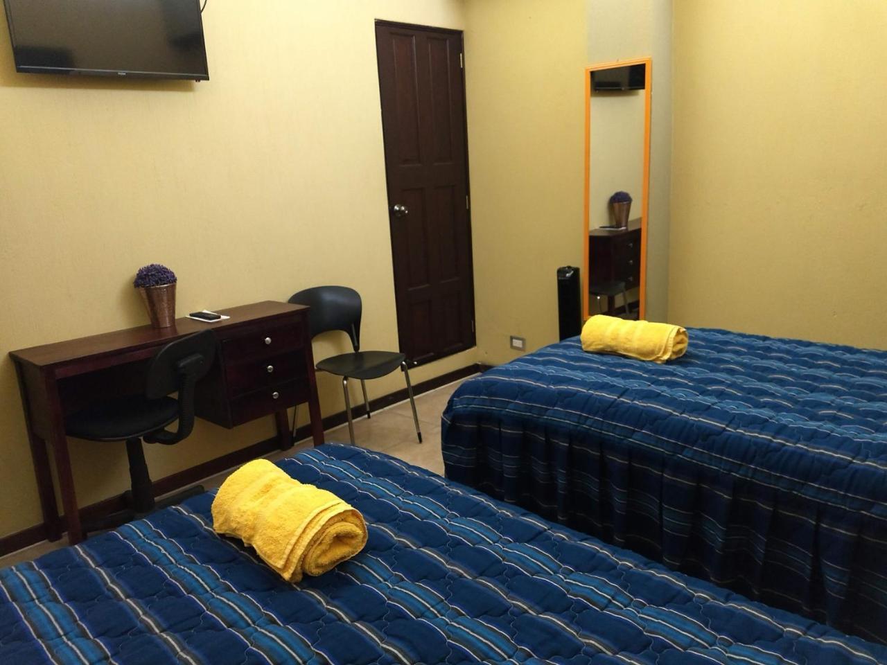 Give House Bed & Breakfast Guatemala City Екстериор снимка