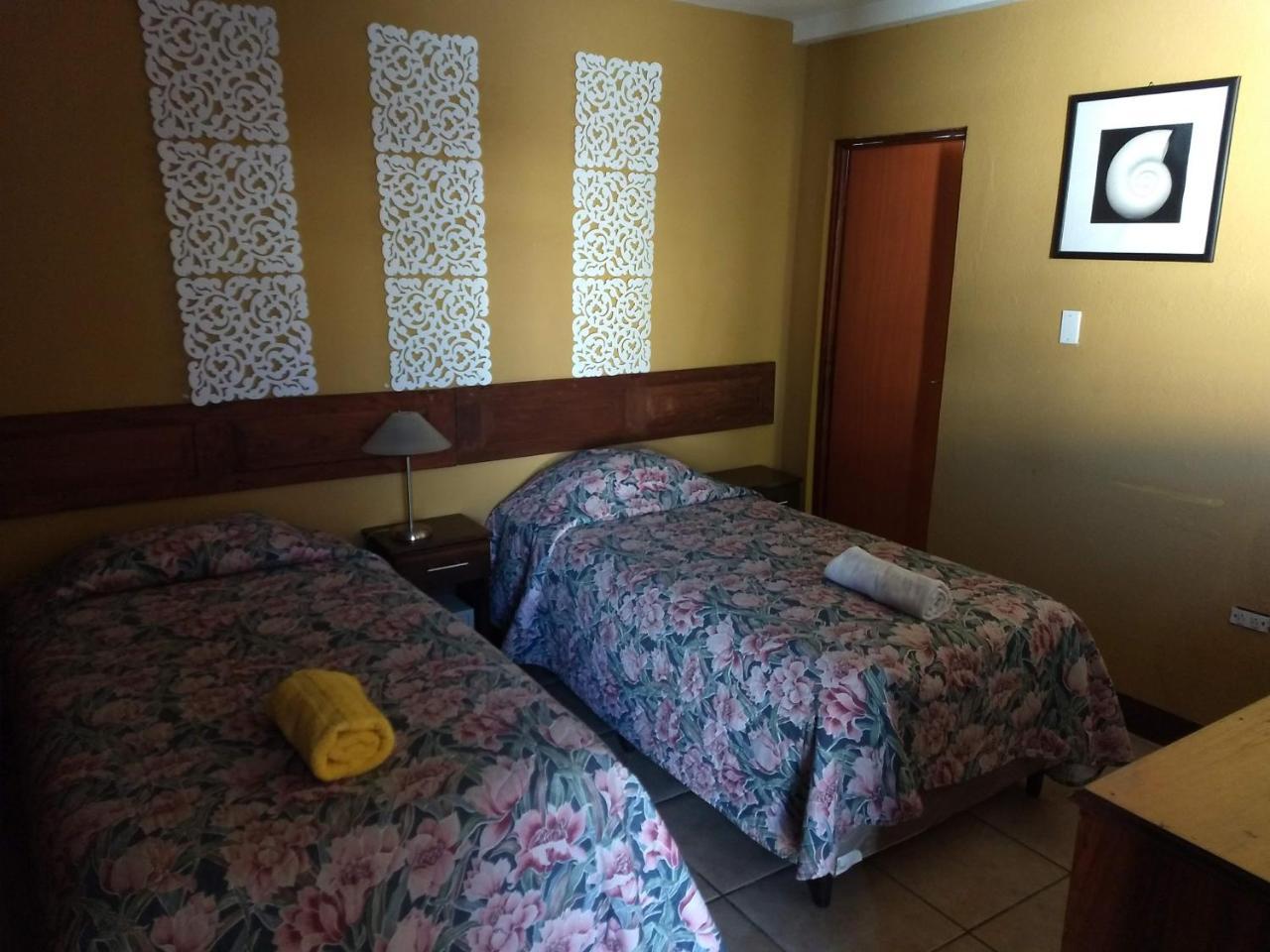 Give House Bed & Breakfast Guatemala City Екстериор снимка