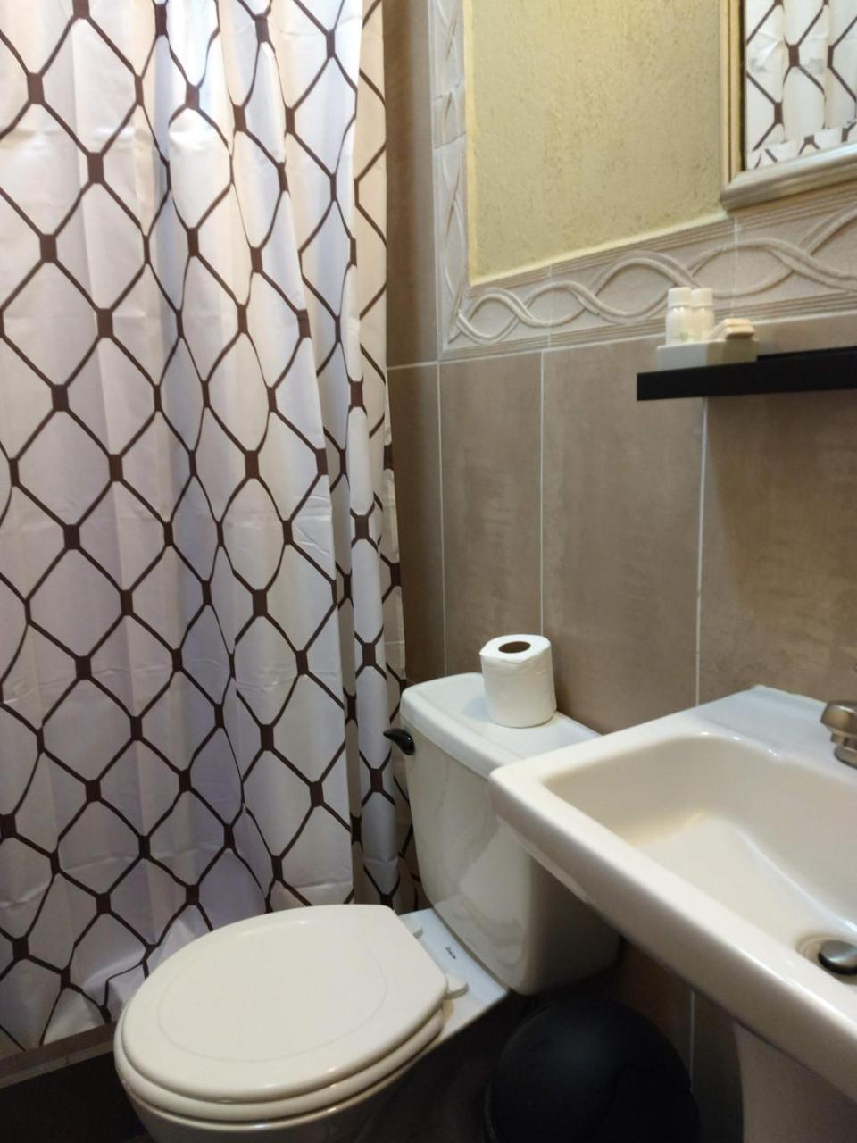 Give House Bed & Breakfast Guatemala City Екстериор снимка